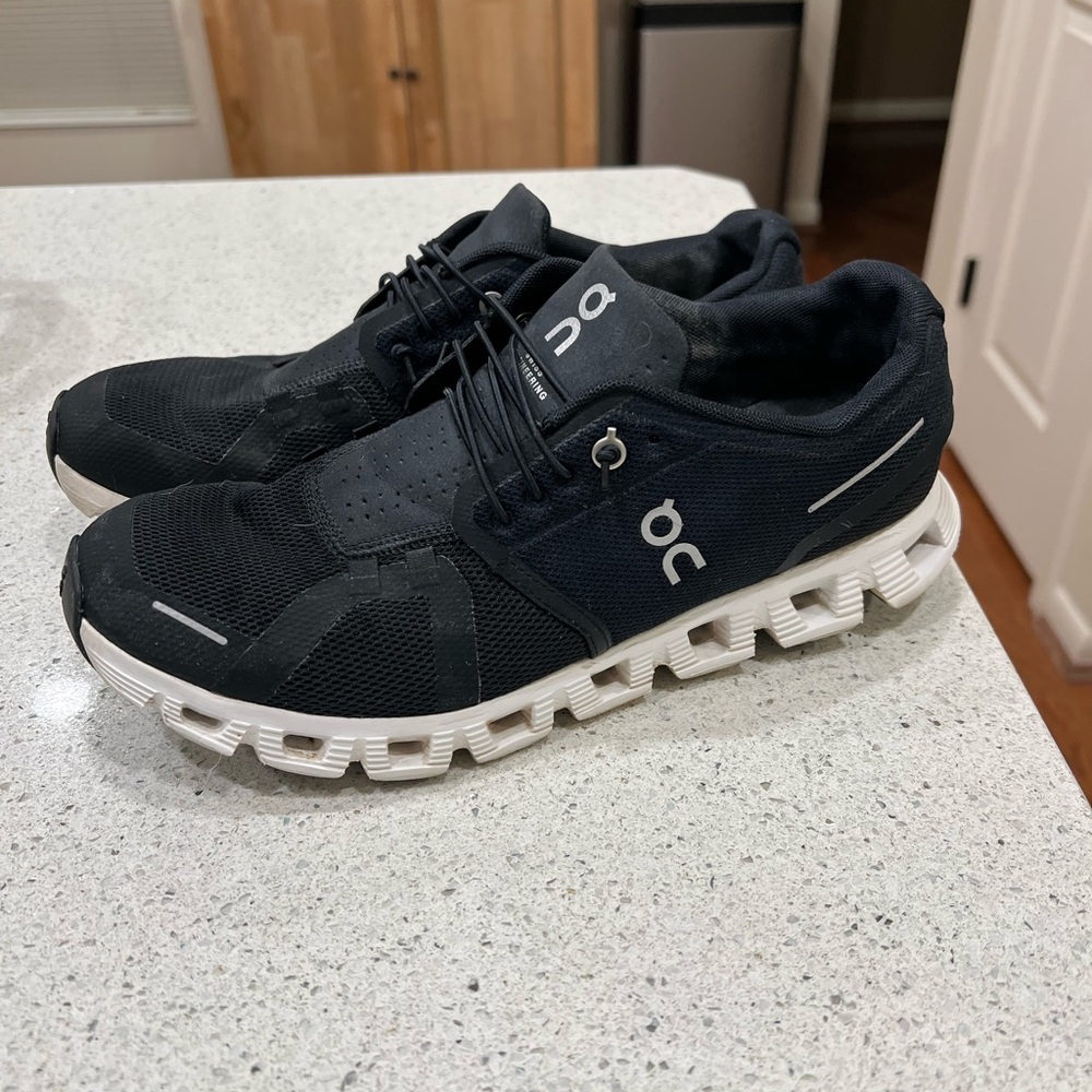 On Cloud Women’s Black Shoes
